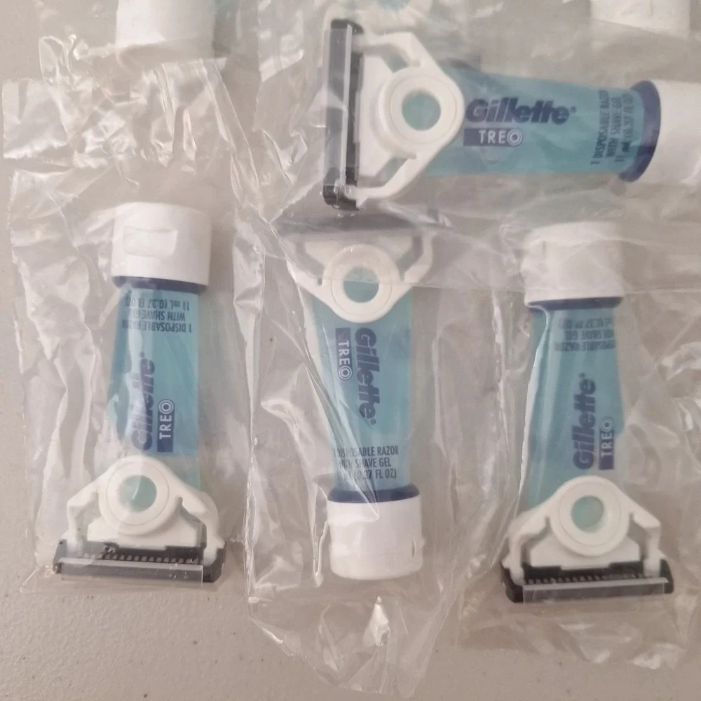 Gillette TREO Disposable‎ Razors With Built-in Shave Gel (9 ct.) NEW SEALED